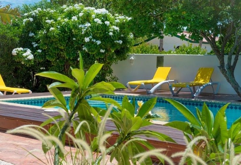 White Beach Apartments Palm Beach