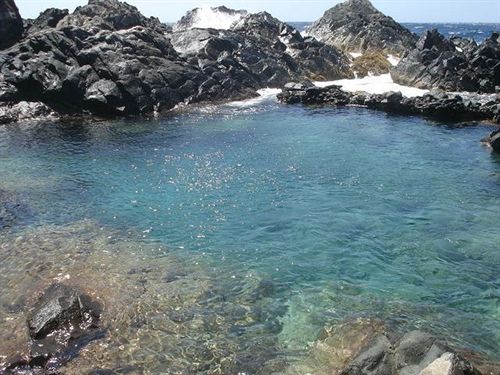 White Beach Apartments Palm Beach