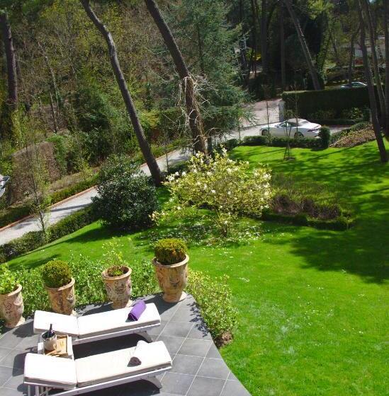 تختخواب و صبحانه So Touquet