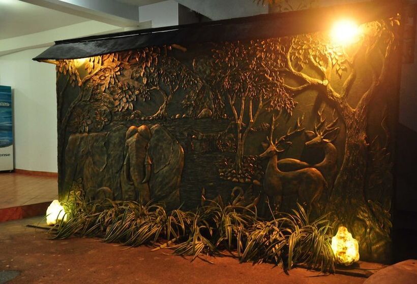 Отель Crescent Resort