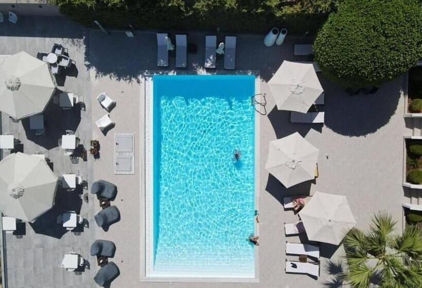 هتل Golden View Residence