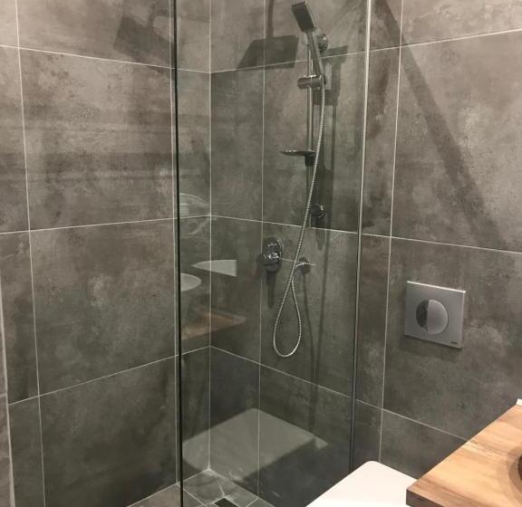 هتل Golden View Residence