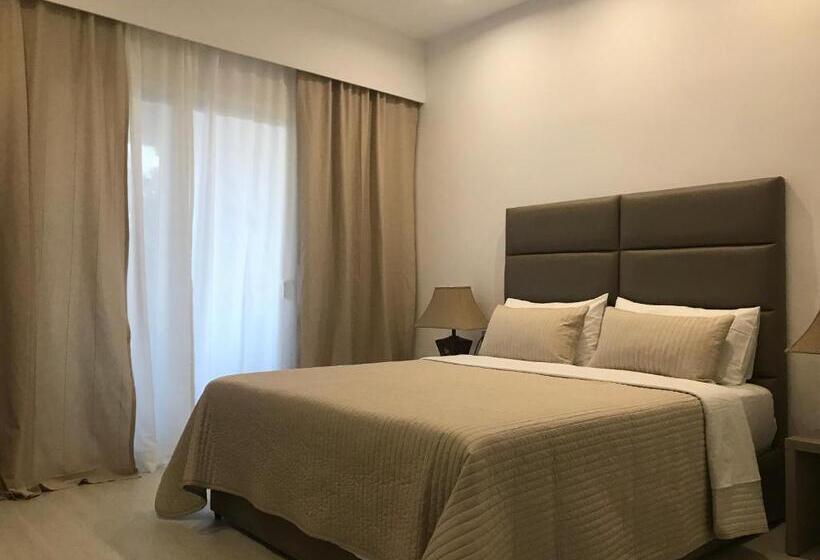 هتل Golden View Residence