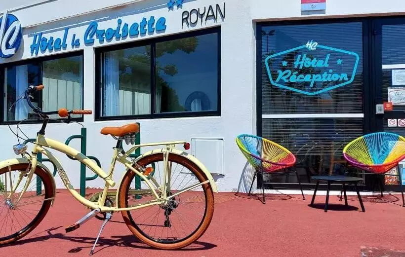 ホテル Hôtel La Croisette & Restaurant Bistrot Gantier En Centre Ville
