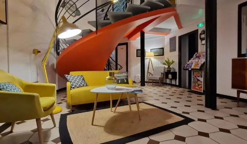 ホテル Hôtel La Croisette & Restaurant Bistrot Gantier En Centre Ville