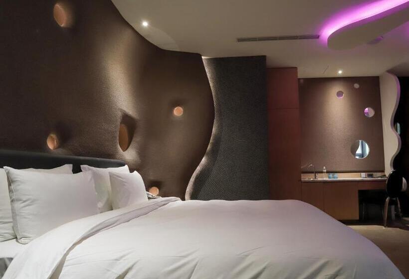 Allur Boutique Motelyilan Branch