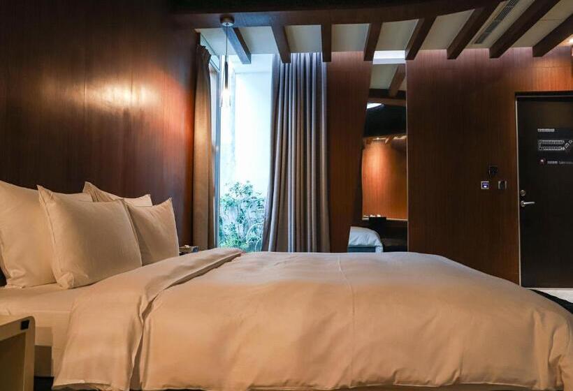 Allur Boutique Motelyilan Branch