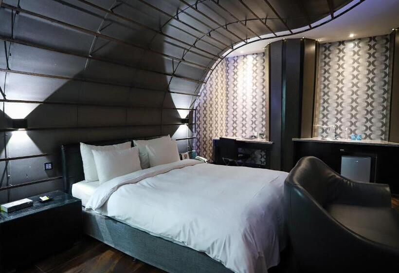 Allur Boutique Motelyilan Branch