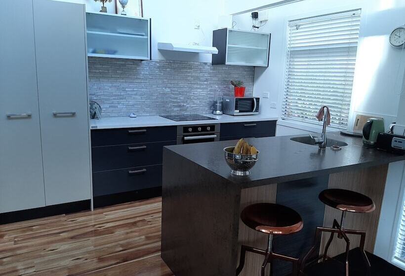 민박 A Bit Of New York In Whanganui Home Stay