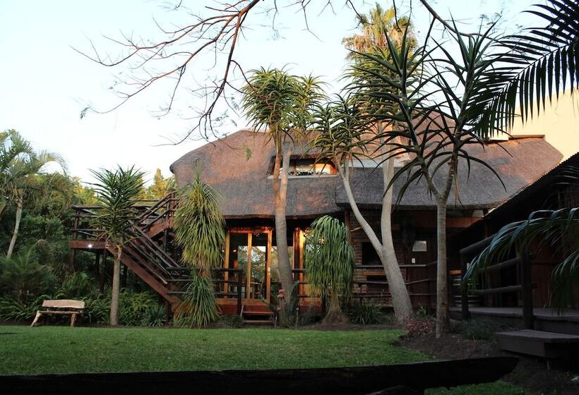 مبيت وإفطار Tidewaters River Lodge