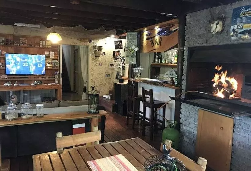 تختخواب و صبحانه Tidewaters River Lodge