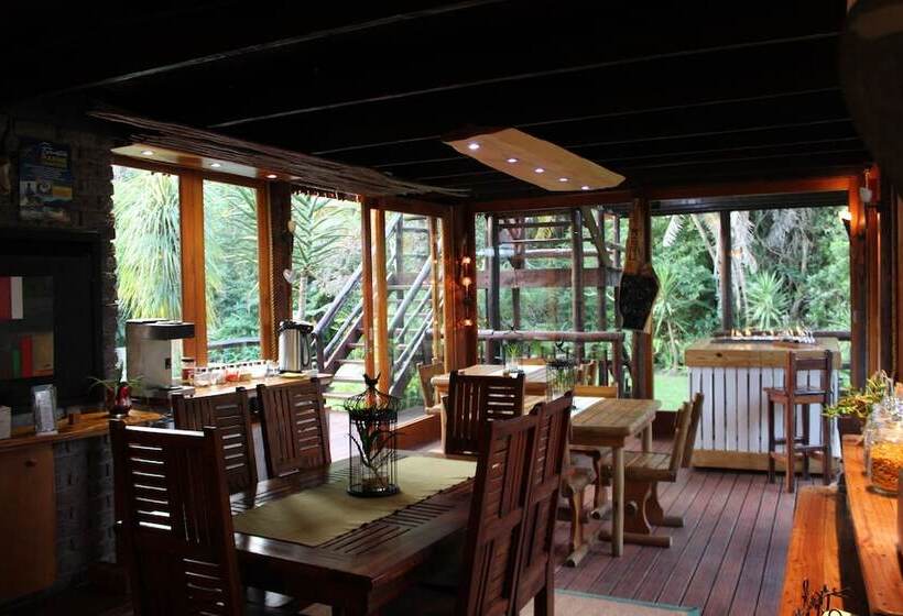 مبيت وإفطار Tidewaters River Lodge