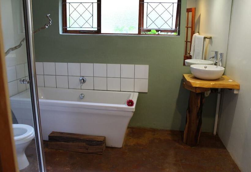 مبيت وإفطار Tidewaters River Lodge