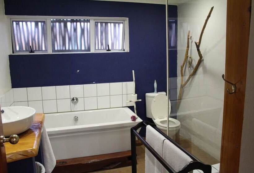 مبيت وإفطار Tidewaters River Lodge