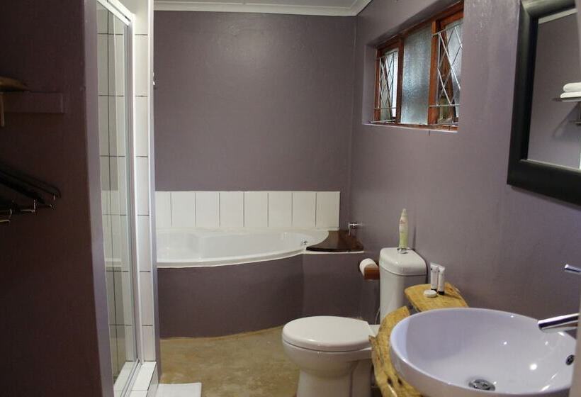 مبيت وإفطار Tidewaters River Lodge