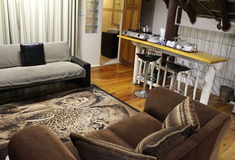 مبيت وإفطار Tidewaters River Lodge