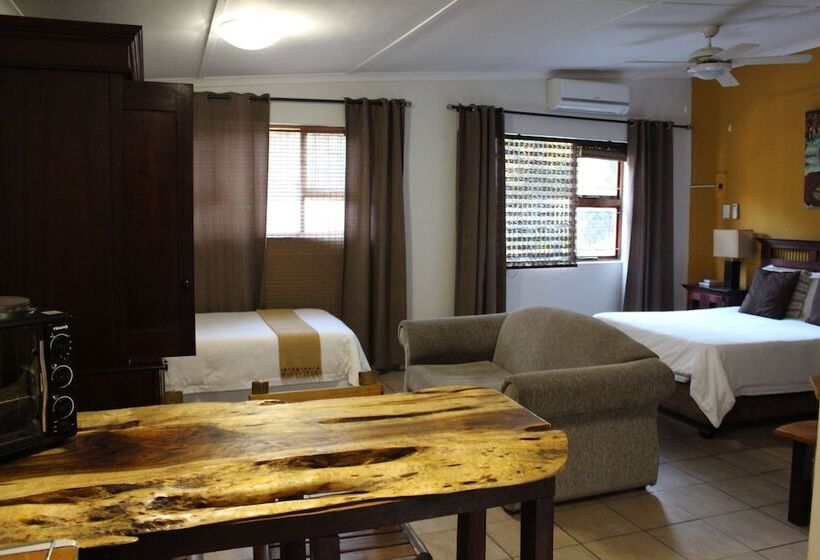 مبيت وإفطار Tidewaters River Lodge