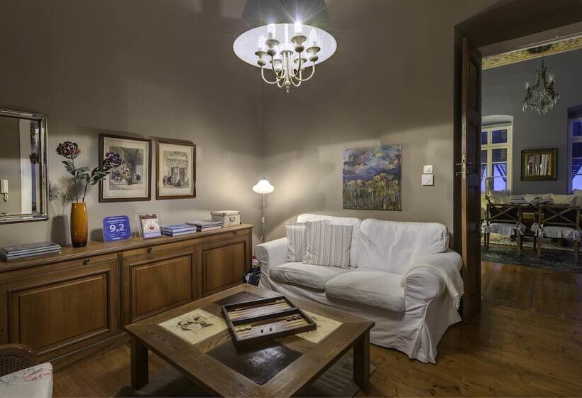 هتل Arhontiko Ermoupolis