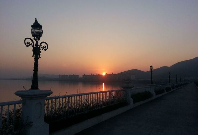 호텔 Country Garden Hill Lake Phoenix