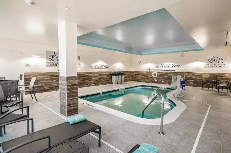 ホテル Fairfield Inn & Suites By Marriott Florence I 20