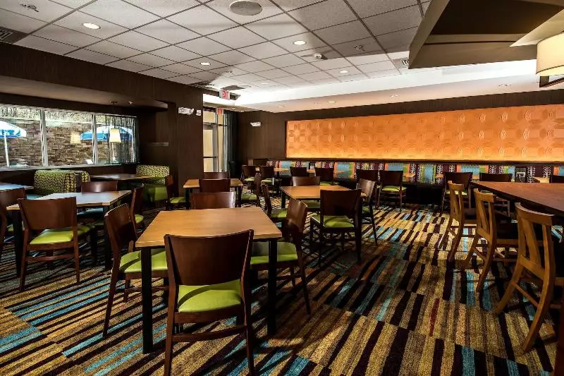 ホテル Fairfield Inn & Suites By Marriott Florence I 20
