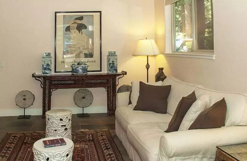 هتل Harmony Ridge Lodge