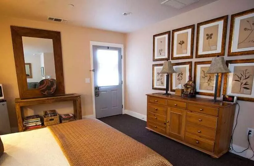 هتل Harmony Ridge Lodge