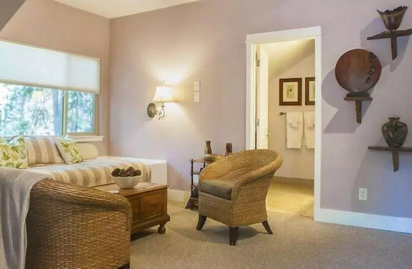 هتل Harmony Ridge Lodge