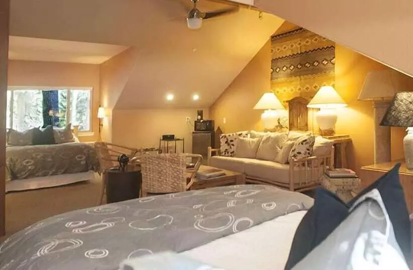 هتل Harmony Ridge Lodge