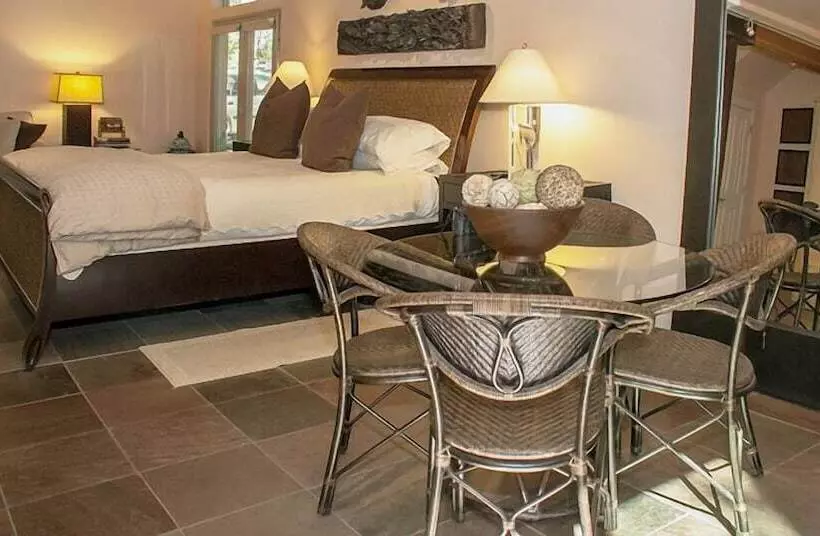 هتل Harmony Ridge Lodge