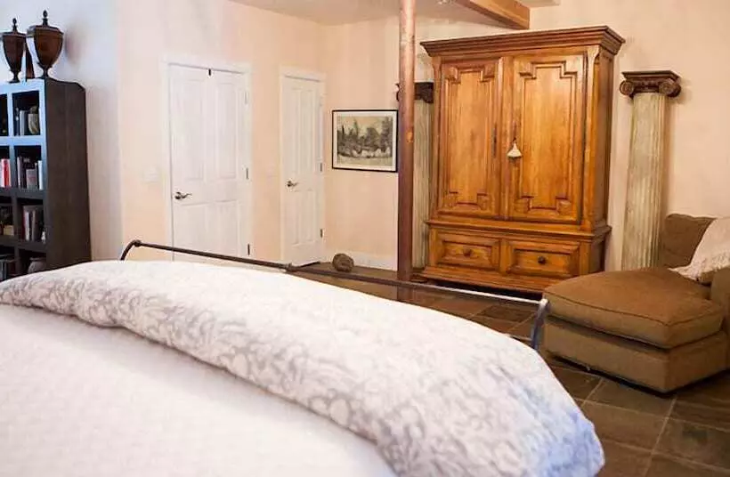 هتل Harmony Ridge Lodge