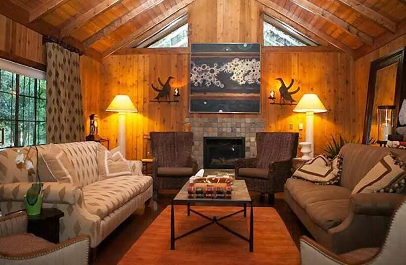 هتل Harmony Ridge Lodge