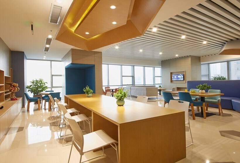 Отель Holiday Inn Express Panjin Downtown, An Ihg