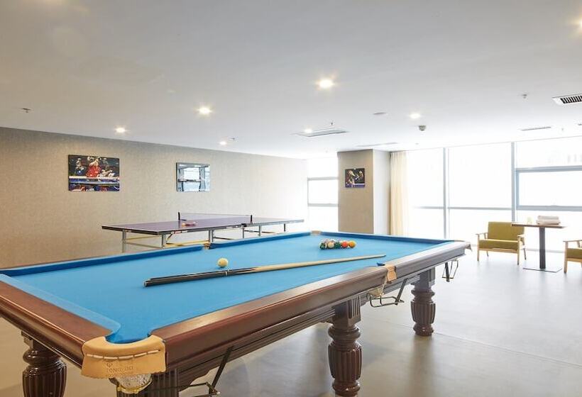 Отель Holiday Inn Express Panjin Downtown, An Ihg