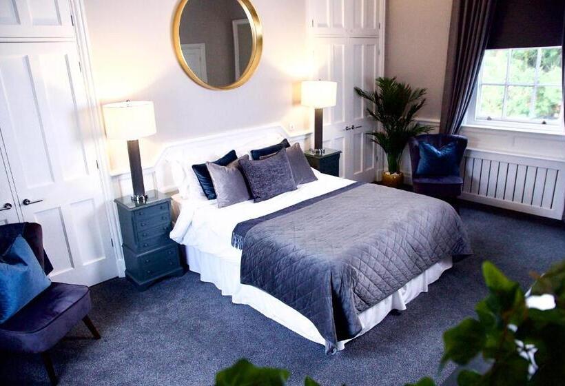 Отель J.d.young