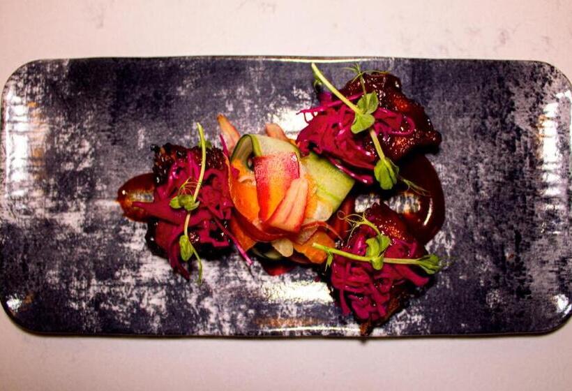 Отель J.d.young