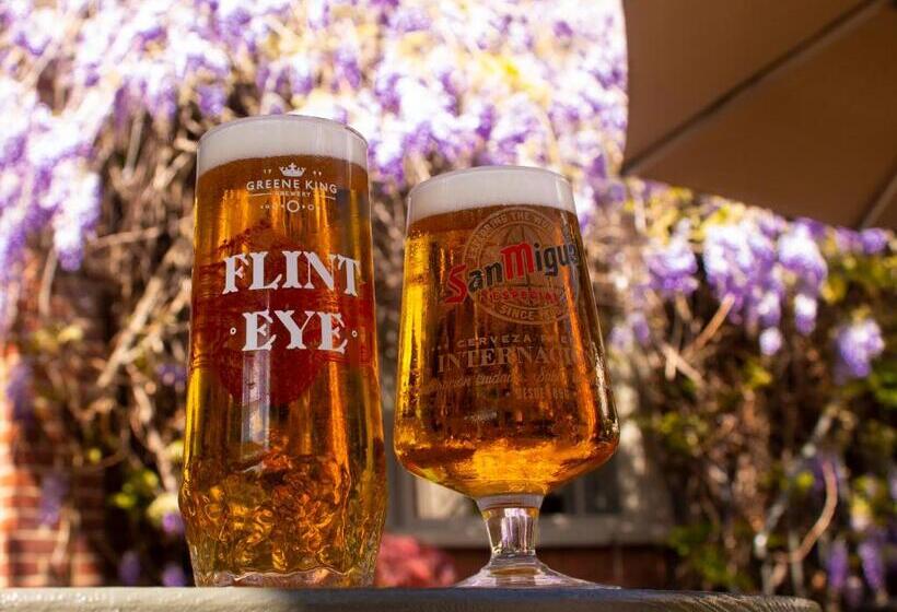 Отель J.d.young