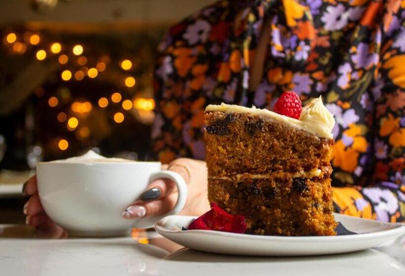 Отель J.d.young