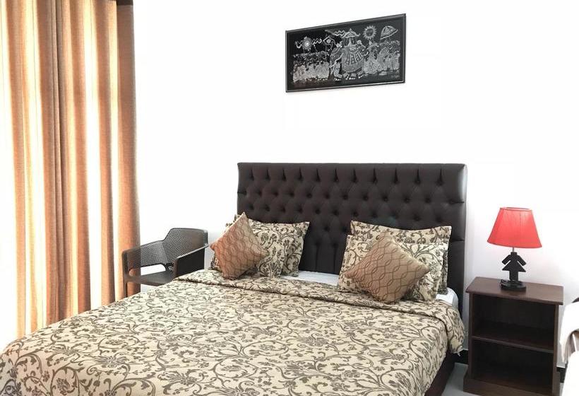 فندق Salubrious Resort