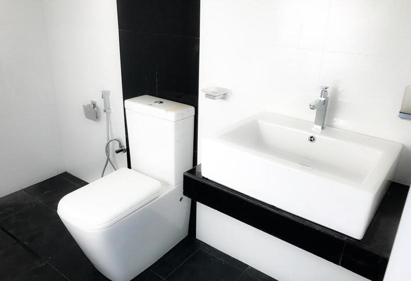 فندق Salubrious Resort