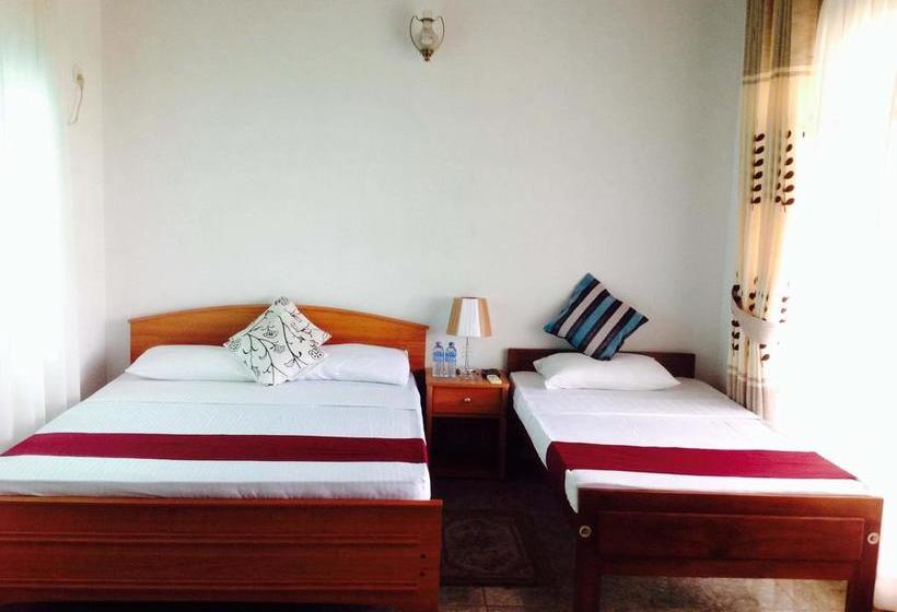 فندق Salubrious Resort