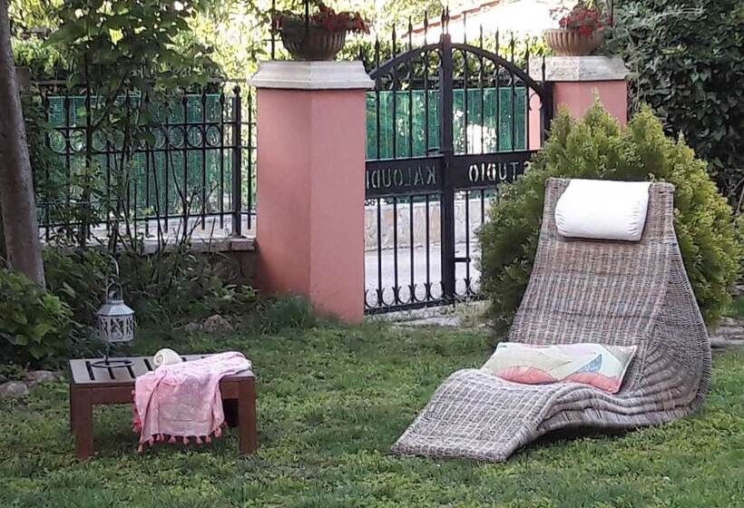 Kaloudis Studios & Apartments