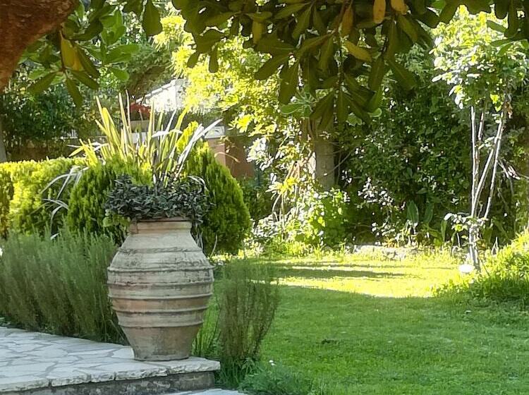 Kaloudis Studios & Apartments