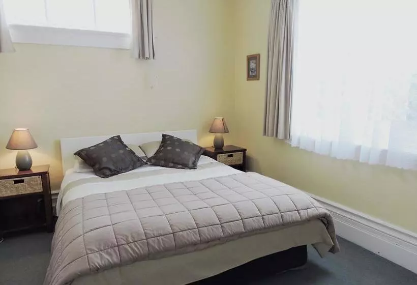 Manor Motel