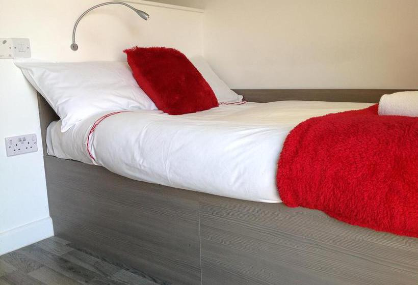 Peace Apartments  Hatbox