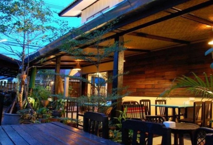 פנסיון The Outside Inn