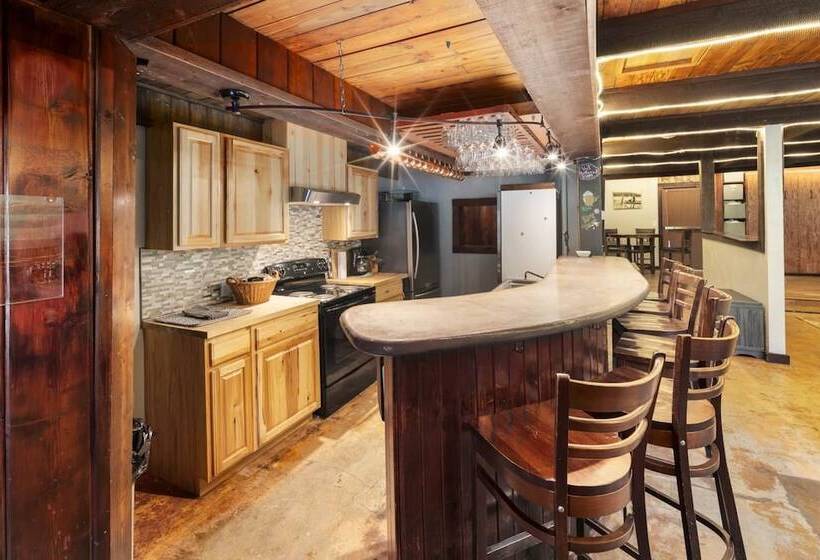 Robin Hood Village Resort