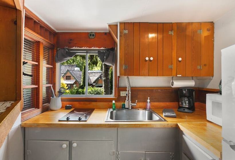 Robin Hood Village Resort