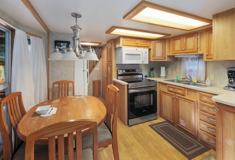 Robin Hood Village Resort