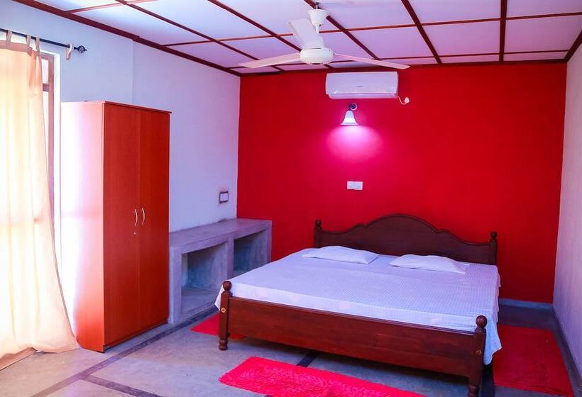 White House Hotel Kosgoda